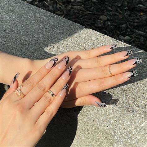 Gold Finger - Trendy Nails