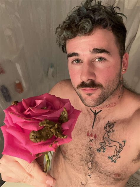 Roses really smell like poo poo : r/realscatguys