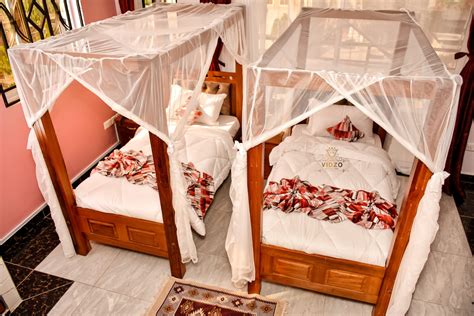 Standard Double Room with Fan ( Bed only) – Vidzo Royal Inn
