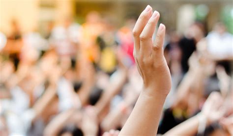 What Should a Homeowners Association Voting Ballot Contain?