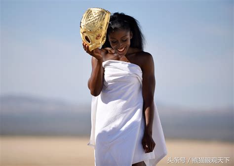 性感炸裂的力与美：2017美国ESPN运动员裸体大赏之（一）垒球A.J. Andrews