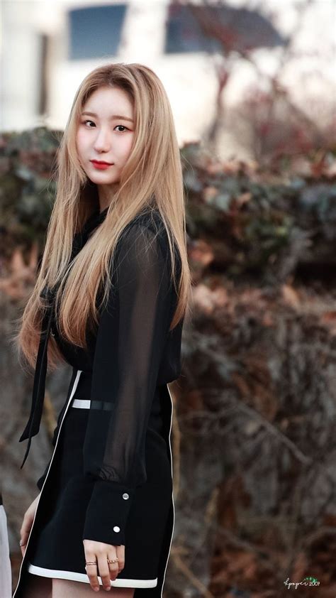 Pin by tierra larakinx on wizone | Chaeyeon, Kpop girls, Iz one