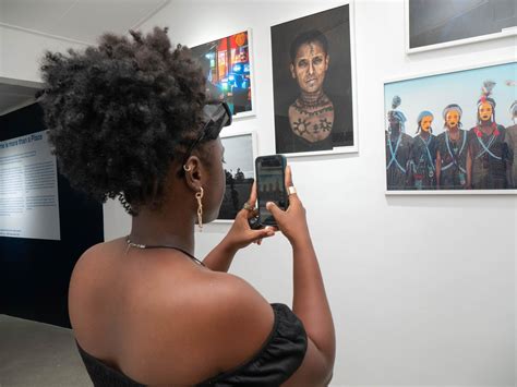 About — Dikan Gallery