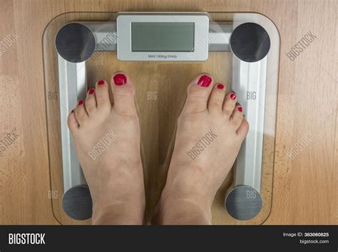 feet  scale