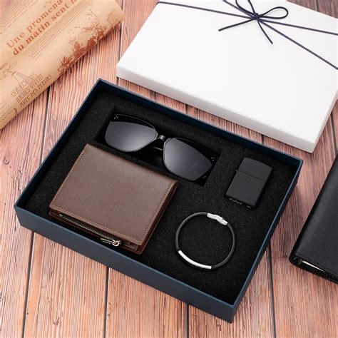 Personalized wallet gifts are becoming the top choice for weddings 11