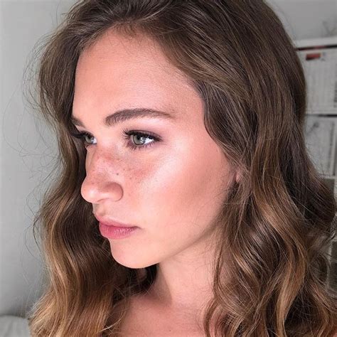 glowing natural makeup