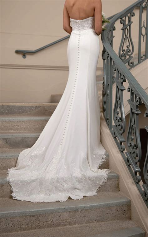 Sexy Strapless Wedding Dress with Plunging Neckline