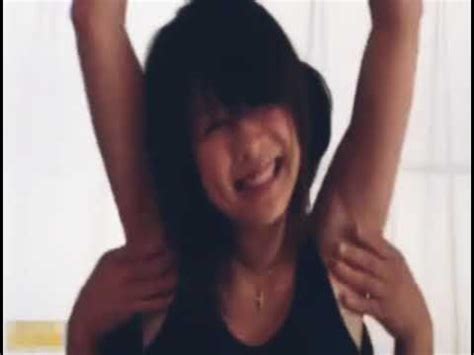 gelitik ketiak cewek cantik bikin merinding youtube