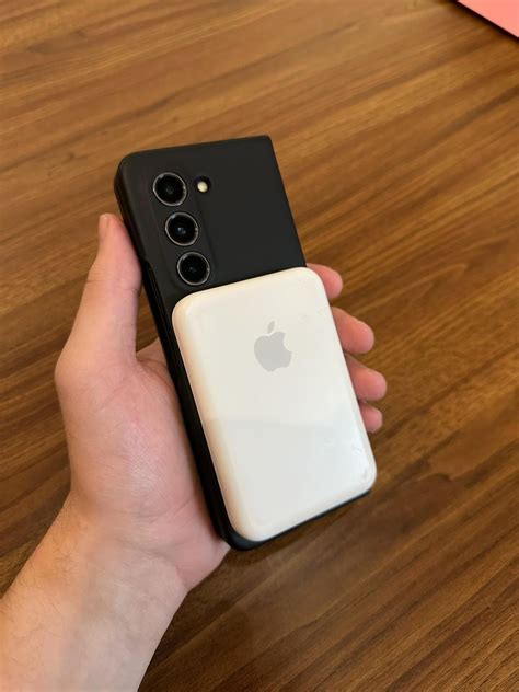 Using the MagSafe Battery on the Z Fold 5 : r/GalaxyFold