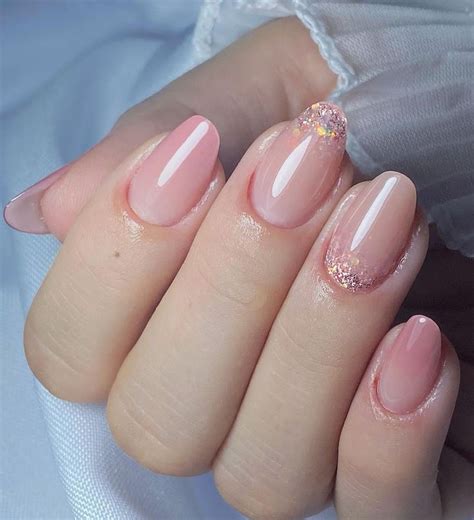 Unhas Pequenas E Delicadas - Surpreendente: Unhas de gel curtas, claras e delicadas | Veja agora ...