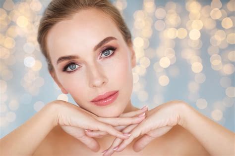 Glow Beauty: Secrets to Radiant Skin - QueenMind