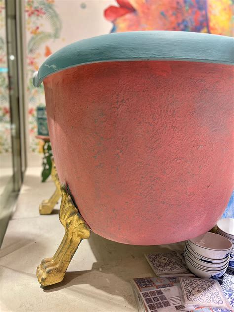 Hand-Painted Clawfoot Bathtub – Big Blue Trunk