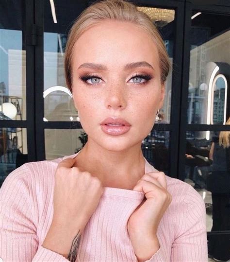 Pin by Tatyana Omnia on Me | Bridal makeup natural, Bridal makeup ...