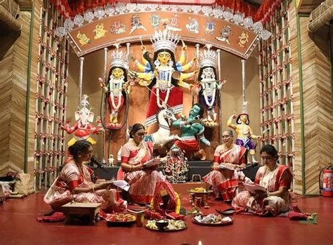 durga puja      weapons  maa durgas hands