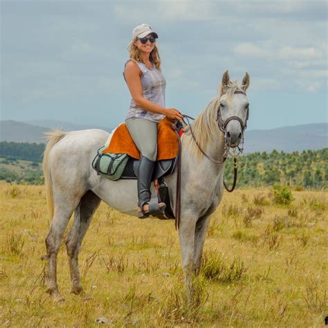 Valeria Ariza - "Los caballos prefieren a las mujeres". Qué frase tan