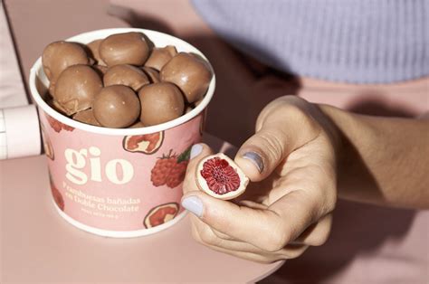 Gio Chocolates Rebranding and Packaging by Estudio Nuar - World Brand ...