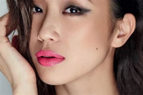 actress oon shu ann shares  beauty tips  flawless skin