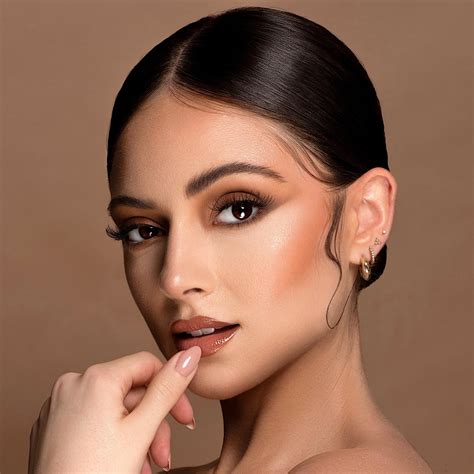 Sarah de Souza's Amazon Page