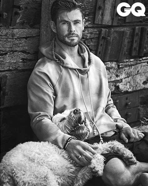 Chris Hemsworth Dochter Hotdog Chris Hemsworth, Wife Elsa Slammed Over