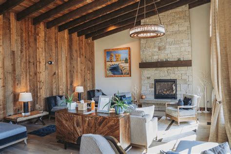 About Our Luxury MT Resort | Lodging & Amenities | Sage Lodge