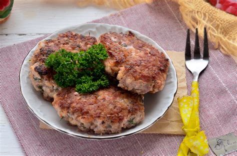 Котлеты с гречкой и фаршем на сковороде: пошаговый рецепт с фото ...