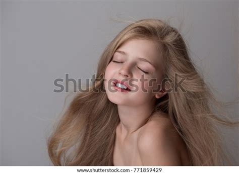 Enjoyment Joyful Cute Little Girl Naked库存照片771859429 | Shutterstock