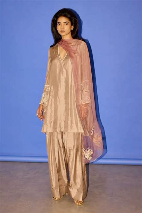 by Moda Amore on Pins by you | Indian designer outfits, Indian ...