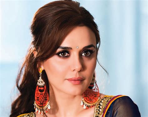 Preity Zinta - Wallpics.Net - Wallpapers, Photos, Pictures, Backgrounds