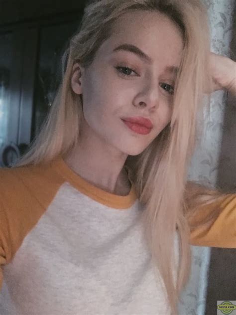 Слили интимные фотки и видео стримерши Тати
