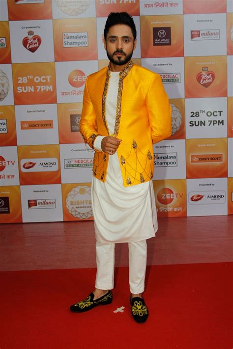 zee rishtey awards  tv stars scorch  red carpet news