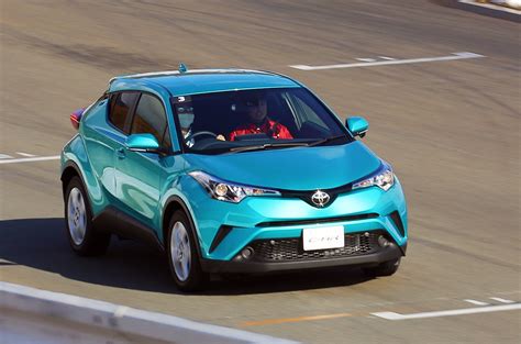 TOYOTA_C-HR 画像｜トヨタ「C-HR」に83人が同時試乗！お薦めモデルはどれだ？ | clicccar.com