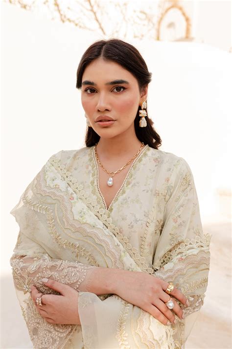 PRET – BATIK UK