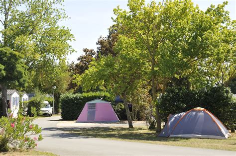 Campsite at La Rochelle - ᐃ LE BEAULIEU **** - Charente Maritime