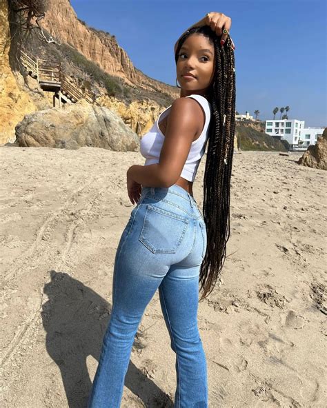 Halle Bailey 10/11/2022 • CelebMafia