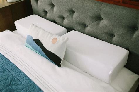 The Pillow Cube Review - Cube-Shaped Memory Foam Pillow