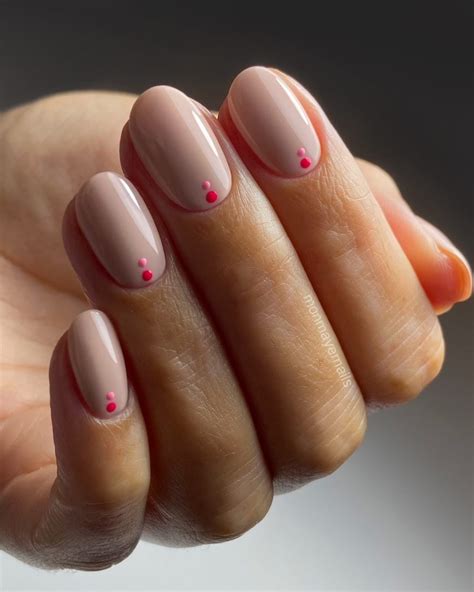 Discover The Most Elegant Short Round Nail Designs For A Sophisticated And Practical Everyday Manicure Look Online 1