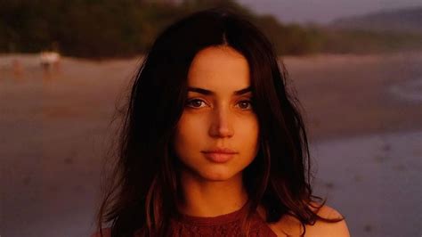 Ana de Armas Beach Look | Know Your Meme