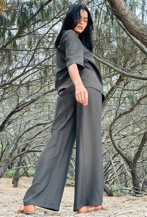 Clothing – Palm Bee