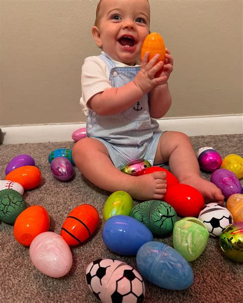 Taylor Mathis | 2 weeks away from being 6 months pregnant. Asher is