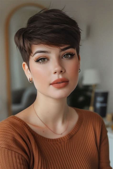25 Cutest Angled Pixie Hairstyles That Are Perfectly On-Trend | Pixie