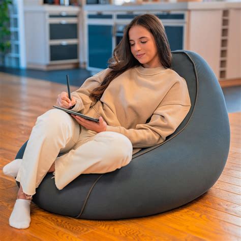 bag on the chair 9