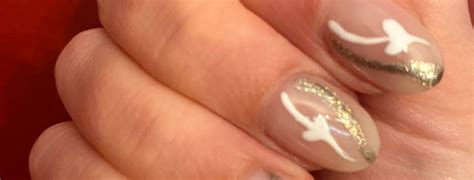 Champagne Gold And White Nails Design – Vibrant Guide