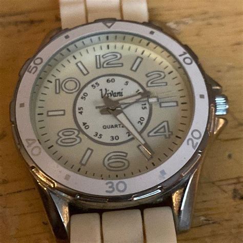 Great watch! Battery has recently been replaced and... - Depop