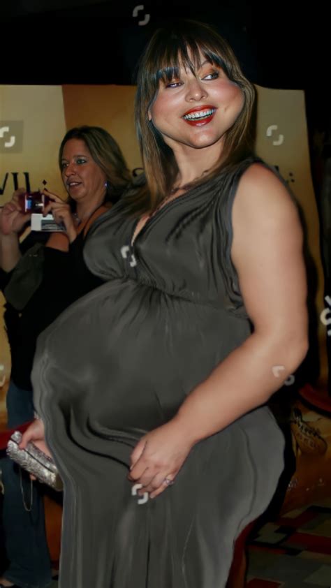 Fat pregnant Milla Jovovich 41 by jerry999999 on DeviantArt
