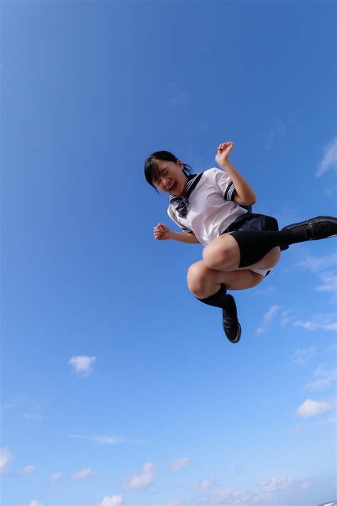 西永彩奈が空中でパンツ見せる │ アダルトニュース時短