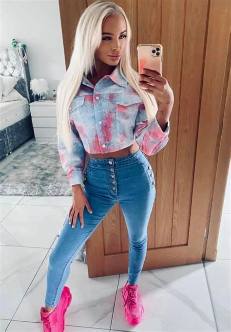 I'm a stripper & OnlyFans model - mum tells me to spend my cash but I