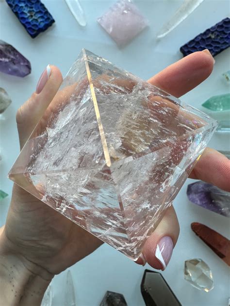Křišťálová pyramida :: Krystalgalaxy.cz