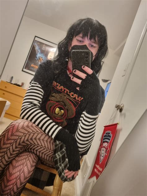 Venus as a Femboy 🏳️‍⚧️ on Twitter: "Please follow me I need more