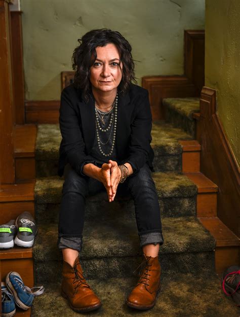 Sara Gilbert Barn Sara Gilbert, Linda Perry And Kids Get Lunch: Photos
