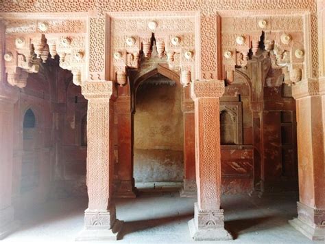 premium photo view  pillared structure